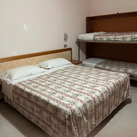 Zucconi Hotel 3*