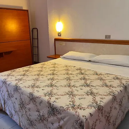 Zucconi Hotel 3*
